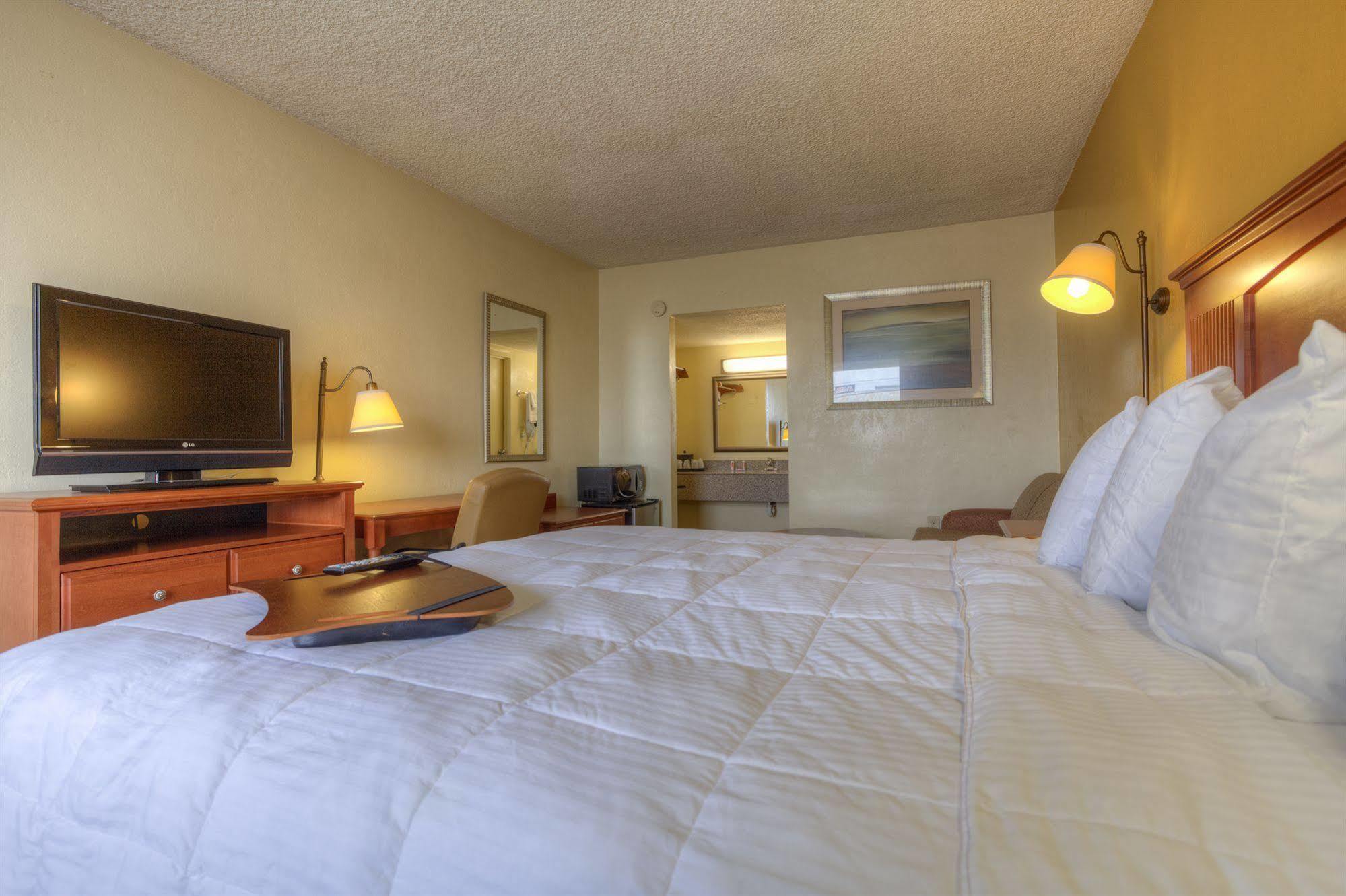 Econo Lodge Byron Exteriör bild